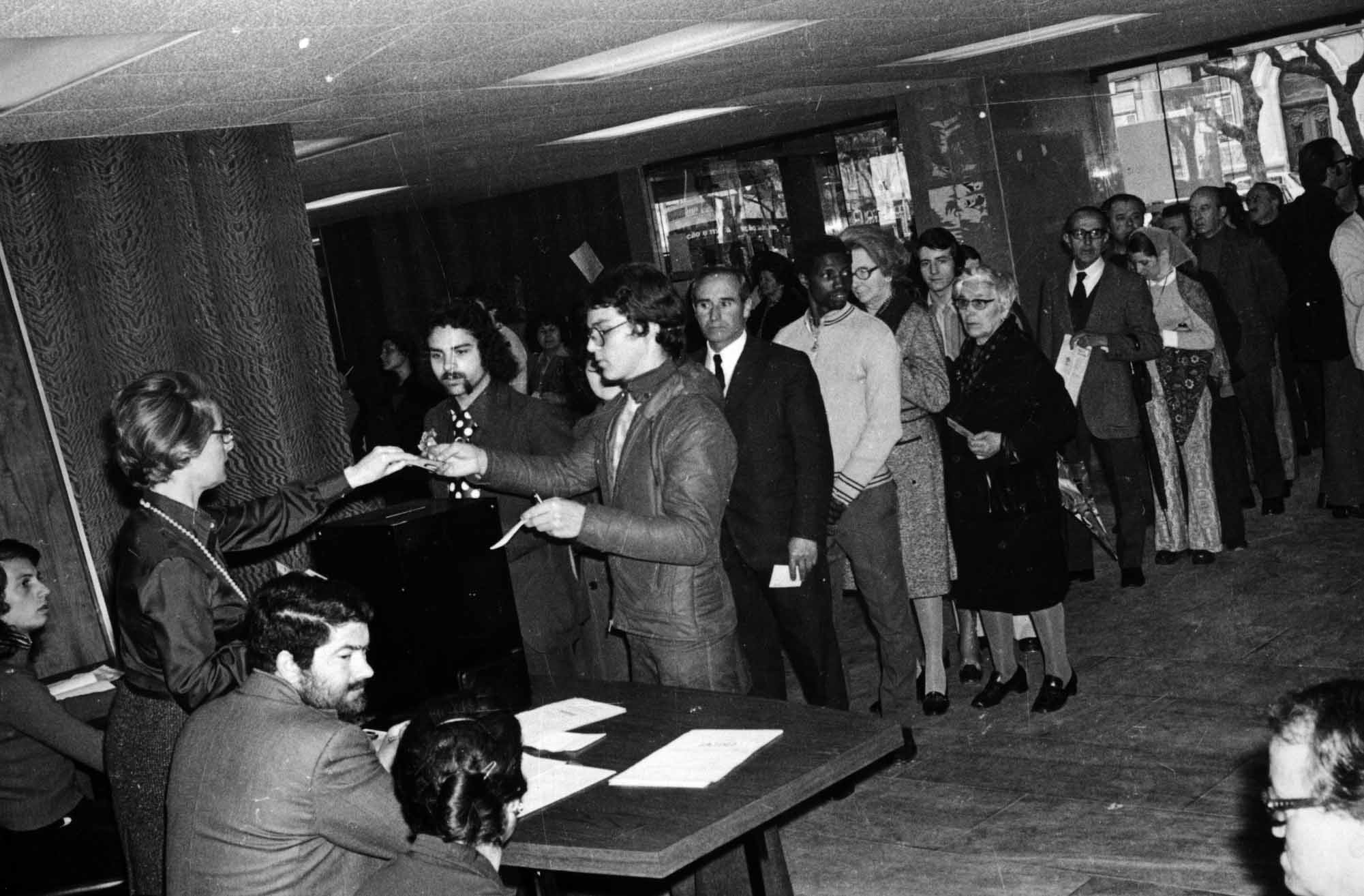 Eleições para a Assembleia Constituinte, 25 de Abril de 1975